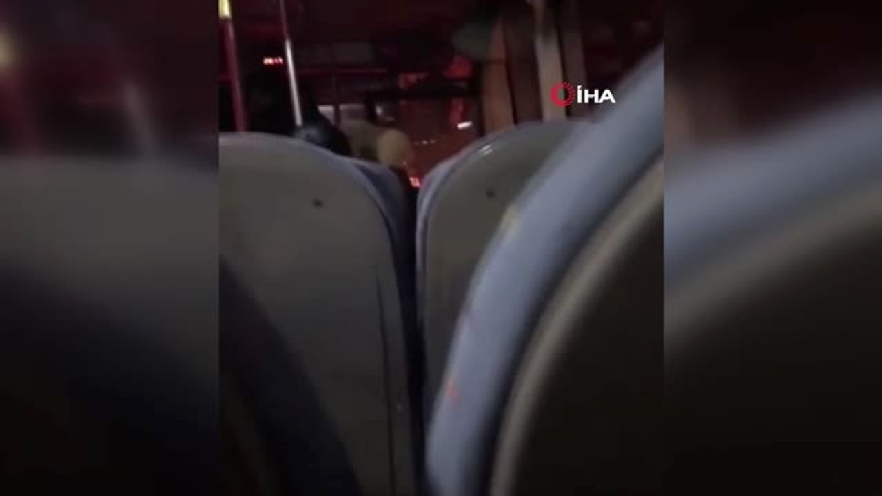 Kadınların Halk Otobüsünde Yumruk Yumruğa Kavgası Kamerada