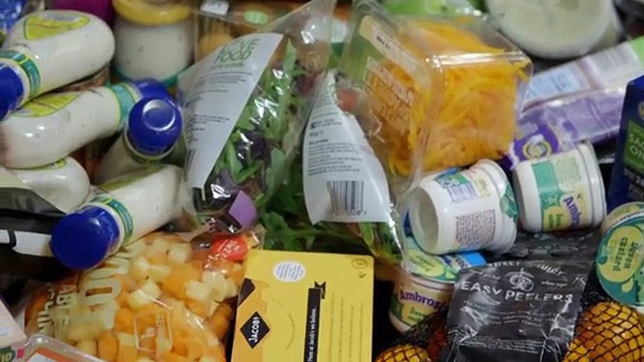 Eat Well For Less S03 E01