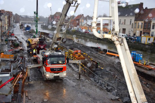 200 mètres cubes de béton sous le pont à Ponts, à Tournai