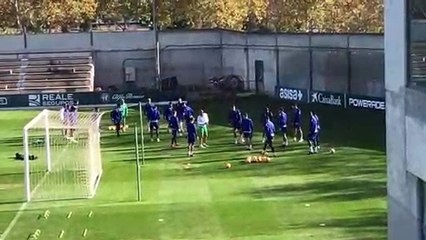 Último entrenamiento del Betis antes de jugar contra el Éibar