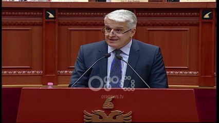 Ora News - Thirrja e Majkos: Ejani të merremi me studentët, ata janë shpëtimi ynë