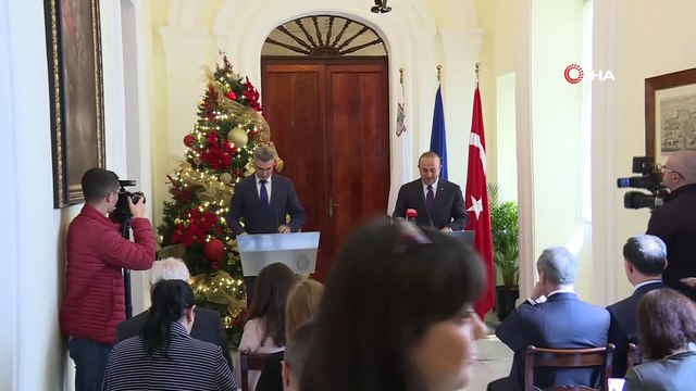 - Çavuşoğlu: 'DEAŞ İle Savaşırken Başka Teröristler Desteklenmemeli'