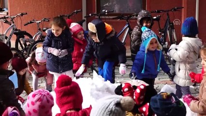 Edremit'te anaokulu öğrencileri karla tanıştı - BALIKESİR