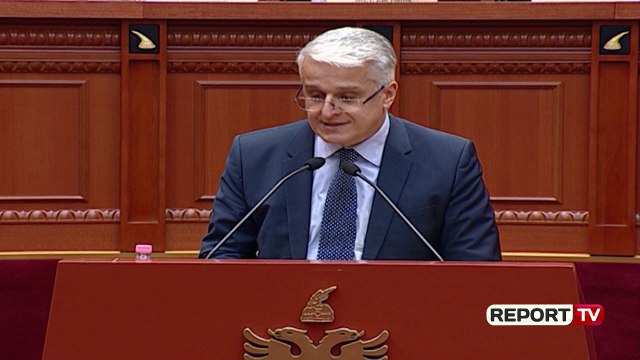 Majko deklaron votën kundër Vettingut: Ejani të merremi me studentët