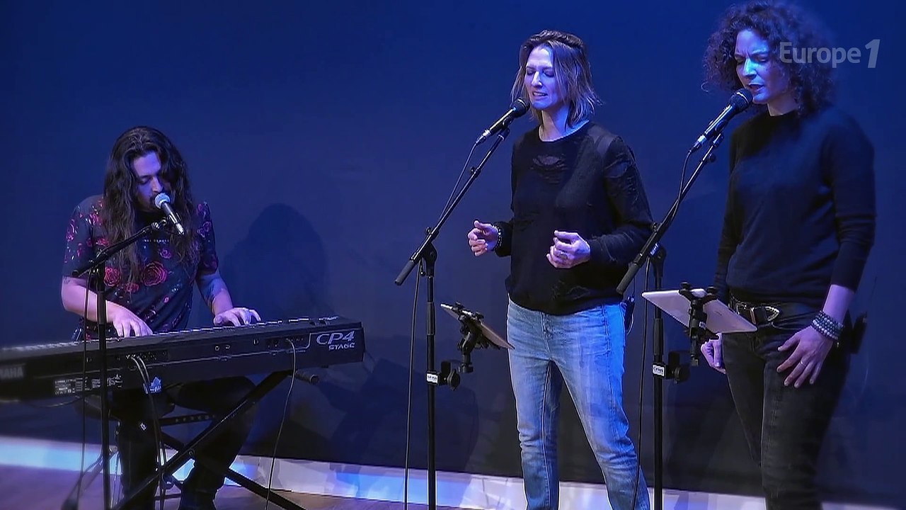 Lulu Gainsbourg chante "Destiny" sur Europe 1