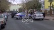 Ora News - Aksident në Lezhë, makina përplas mësuesen dhe nxënësen pranë shkollës