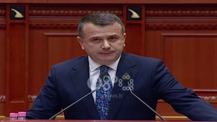 Ora News - Në mesin e debatit për vettingun, Balla ngre Parlamentin në këmbë