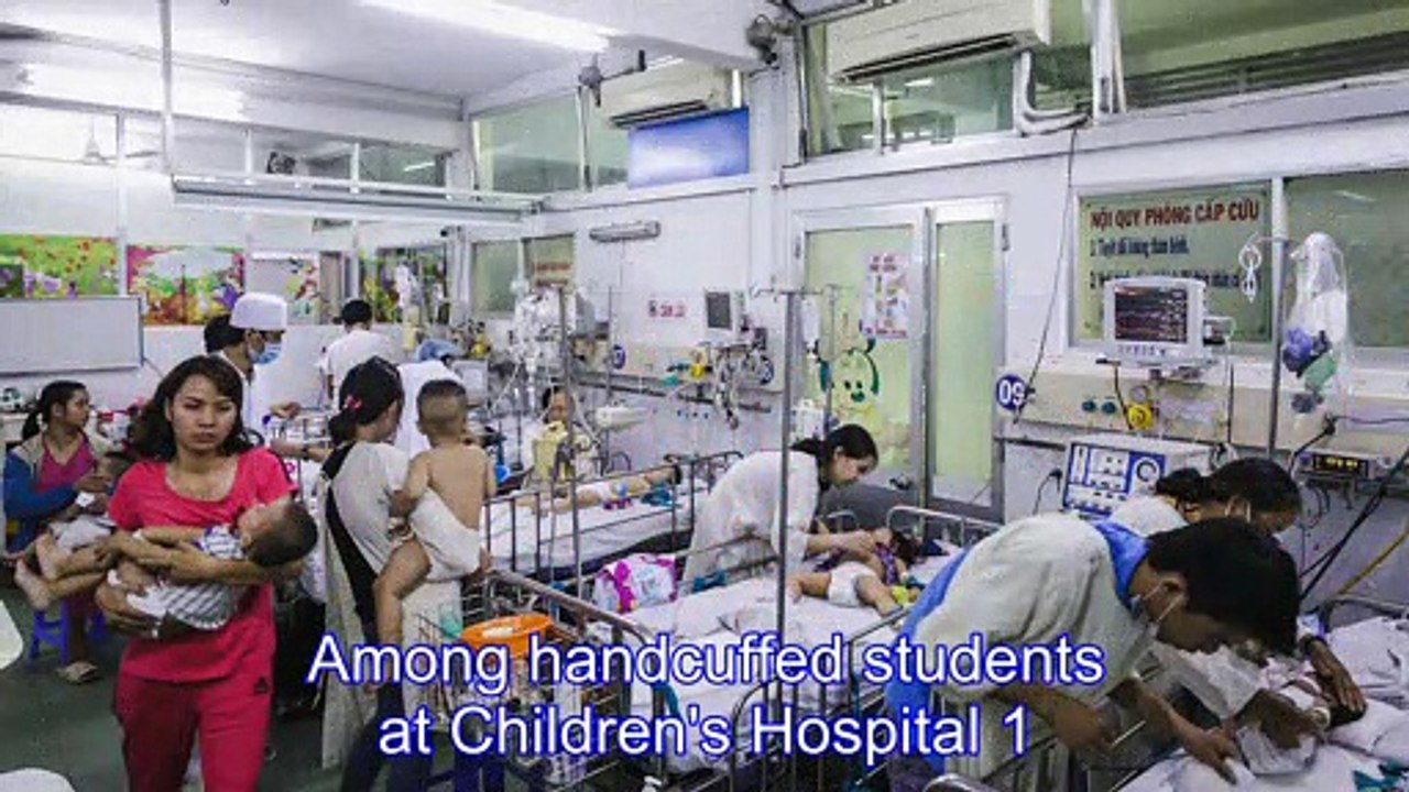 Unequal foot swelling vigilance 2 special signs in young children ✔️