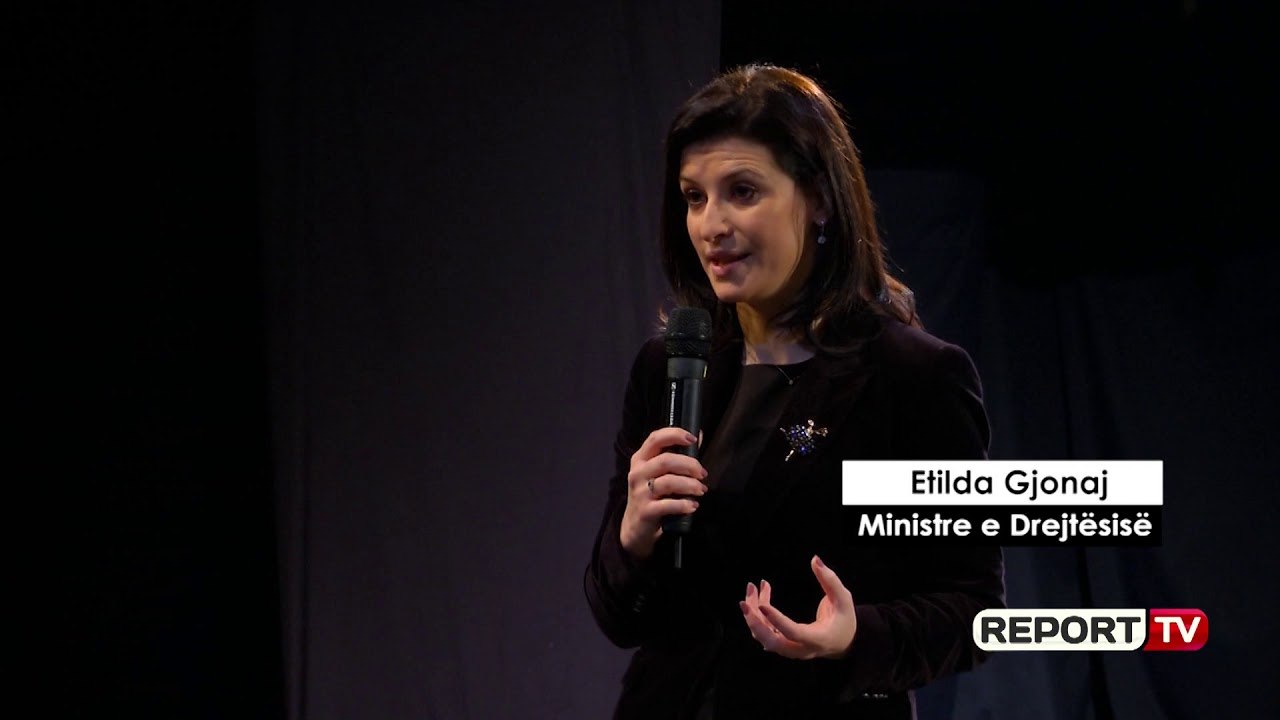 Festat, ministrja Gjonaj aktivitet në Teatrin e...