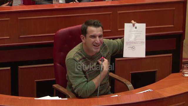 Veliaj: Kartën e Studentit e japin Universitetet