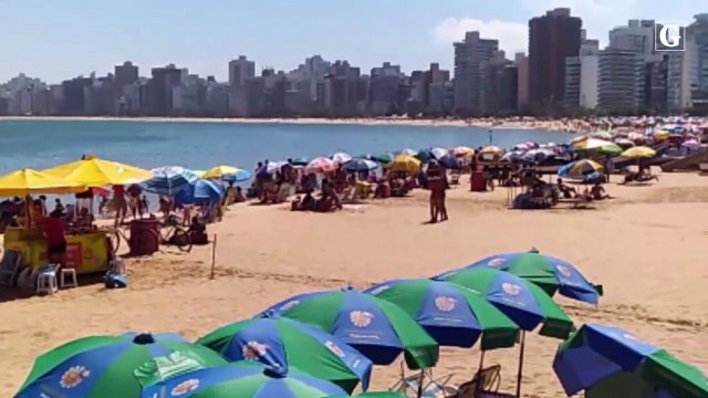 Esculturas de areia na Praia da Costa