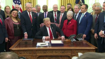 Trump ameaça com paralisação ‘longa’