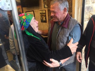 فيديو وصور: ملك الأردن بصحبة أبنائه بمطعم شعبي في عمان 