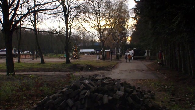 De mannen lijken jaloers