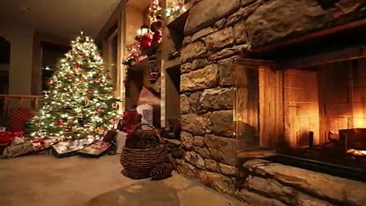 Decorate a corner of the room to welcome Christmas.