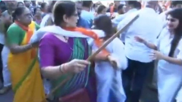 Clash erupts between BJP & Congress workers in Panaji | OneIndia News