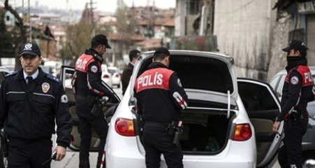 Son Dakika!  2018 Yılındaki Asayiş Uygulamalarında, Aranan 32 Bin 409 Kişi Yakalandı, 8 Bin 289 Araç Trafikten Men Edildi