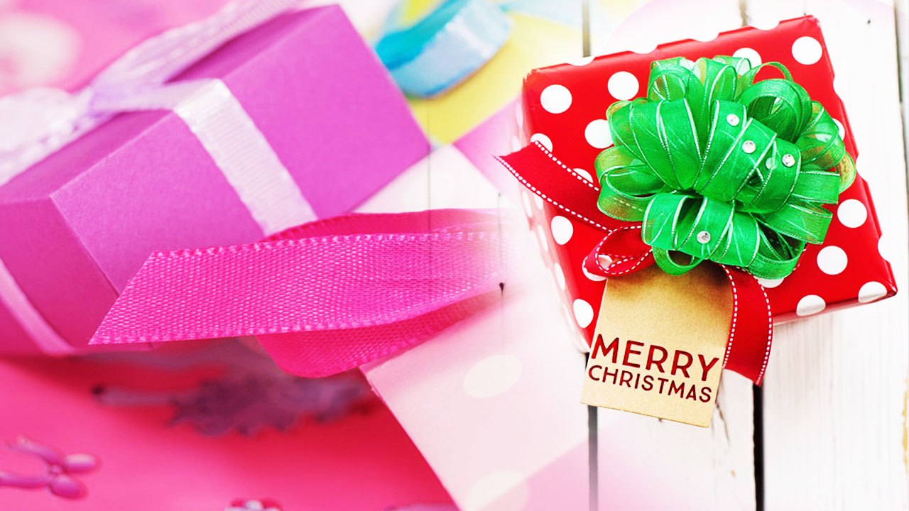 Christmas Gift Ideas: क्रिसमस पर दोस्तों को दें बजट के अंदर ये ख़ास गिफ्ट | Boldsky