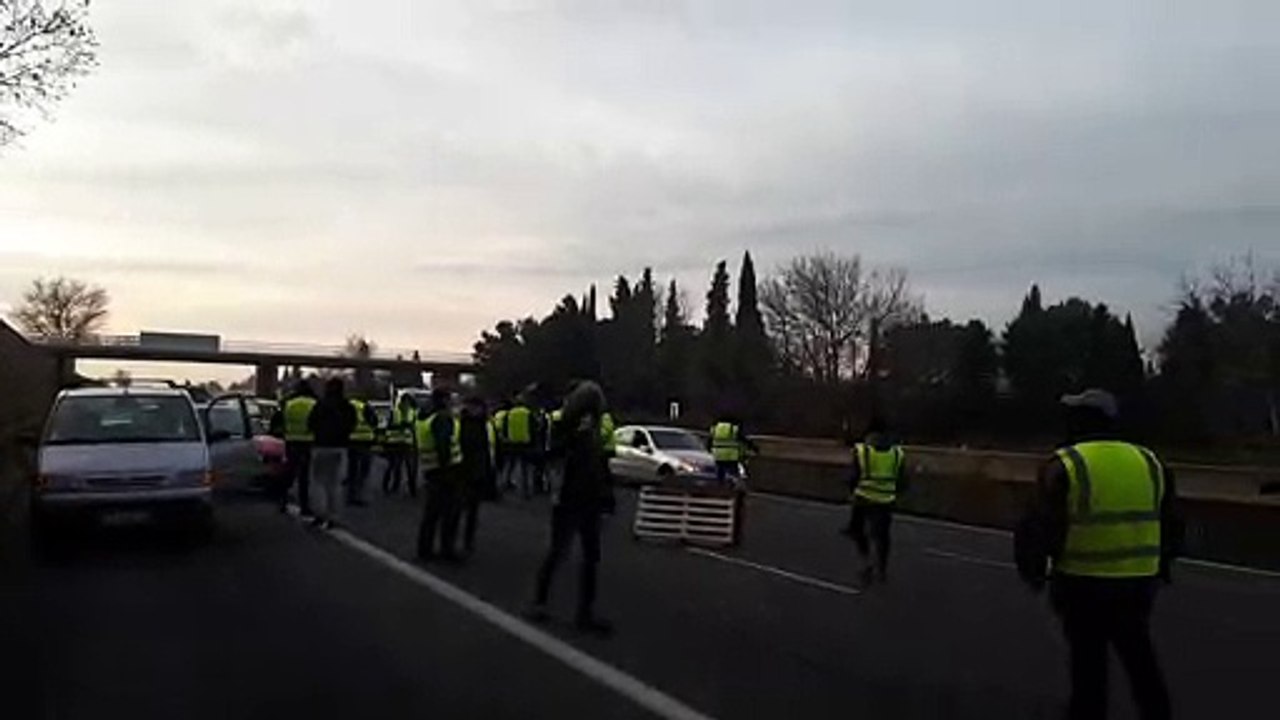 Gilets jaunes : blocage à Courthezon sur l'A7
