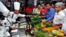 Tun M confident that Food Bank can tackle rising costs issues