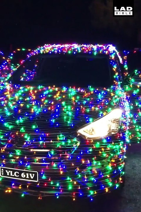 On a trouvé la voiture de noel... déco de fou