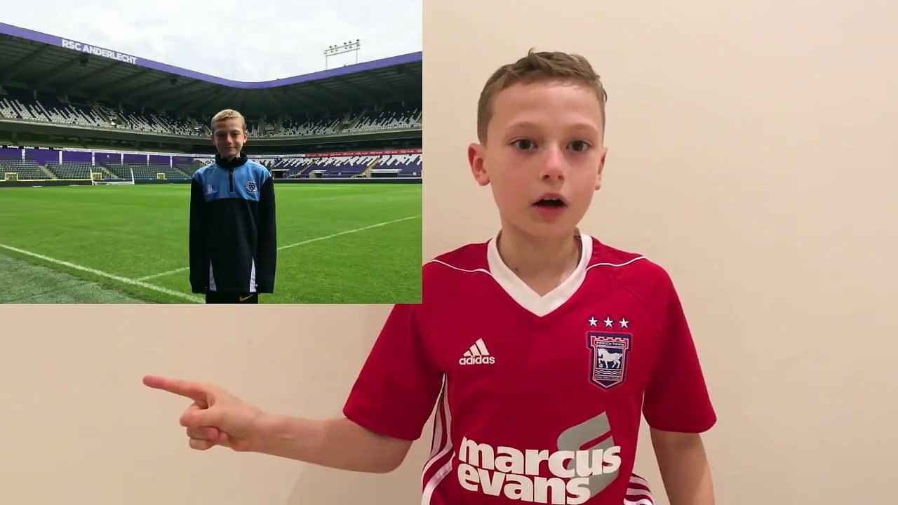 Ce jeune Britannique construit le stade d'Anderlecht en briques Lego