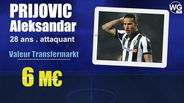 Le buteur Aleksandar Prijovic suivi par les Girondins