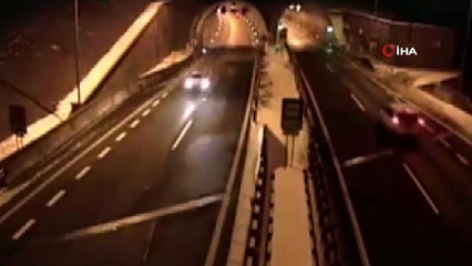 - Slovakya’da Kaza Yapan Araç Tünelin Tavanına Uçtu