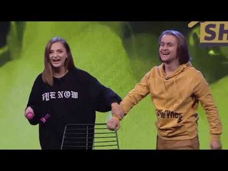 Mos i fol shoferit - Anna Lika mëson parukieret si të sillen me klientet