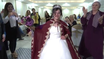 Down Sendromlu Arzu'nun "Gelinlik" Hayali Gerçek Oldu