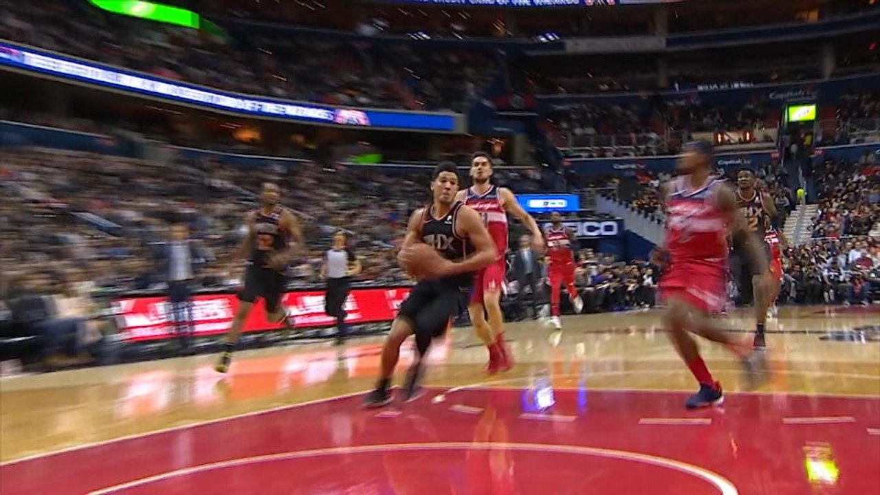 Booker's big dunk for Suns