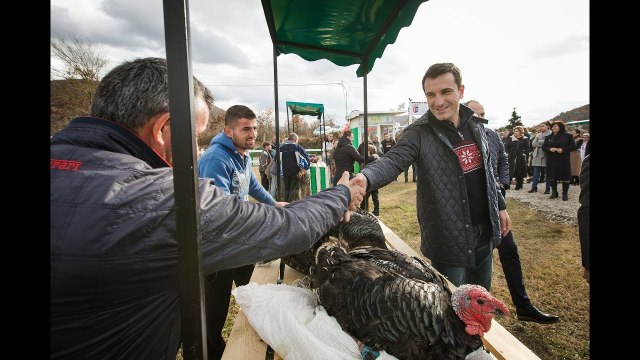 Ora News - Hapet për të tretin vit tregu i shpendëve të gjallë në Baldushk