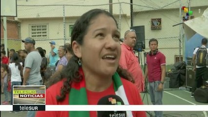 Niños venezolanos reciben sus juguetes en esta Navidad