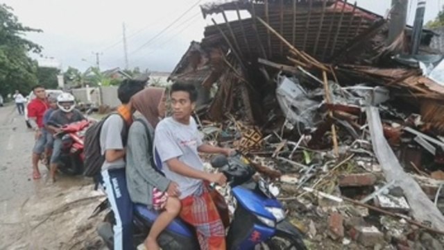 Al menos 222 fallecidos por un tsunami en el estrecho indonesio de Sonda