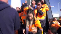 - Kıbrıs’ta Havalimanı Çalışanları Ve Polis Arasında Arbede- Kıbrıs’ta Açlık Grevi 4'üncü Gününde