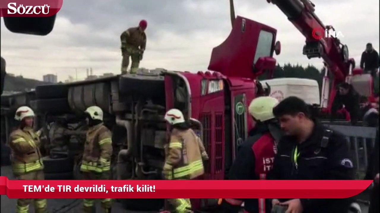 TEM’de TIR devrildi, trafik kilit!