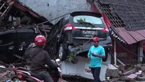 '불의 고리' 인도네시아 쓰나미로 222명 사망 / YTN