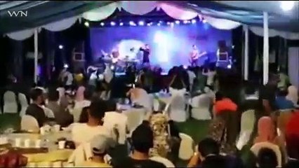 Tsunami en Indonesia irrumpe concierto de rock arrasando todo a su paso. 22 de diciembre 2018.