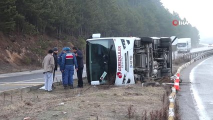 Kontrolden Çıkan Personel Servisi Devrildi: 10 Yaralı