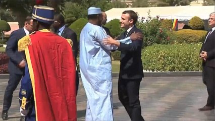 ماكرون يعلن دعمه العسكري والأمني في تشاد
