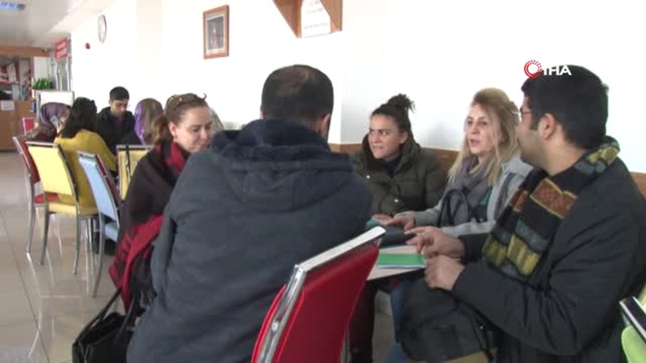 Öğretmendi Emekli Oldu, Gazetecilik Hayali İçin Sıralara Döndü
