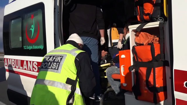 Sivas'ta trafik kazaları: 5 yaralı