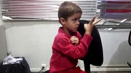 Após ser encontrada perdida, criança é levada à Delegacia