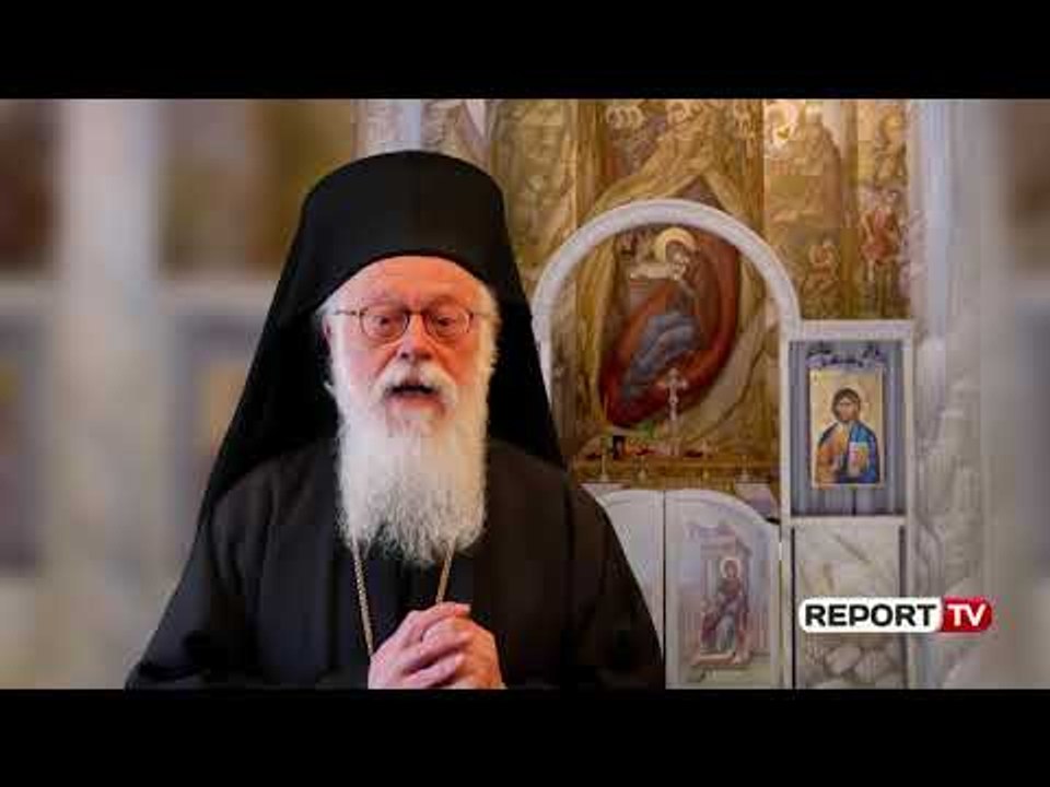 Report TV - Vigjilja e Krishtlindjeve, Janullatos uron në shqip: Besim e dashuri