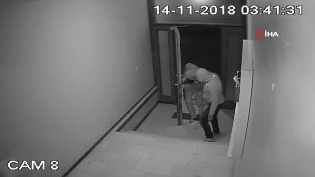 İstanbul'da 5 Milyon Liralık Vurgun Yapan Çete Çökertildi: 16 Gözaltı