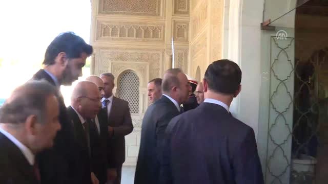 Dışişleri Bakanı Çavuşoğlu, Tunus Cumhurbaşkanı El-Beci Kaid Es-Sibsi ile Görüştü