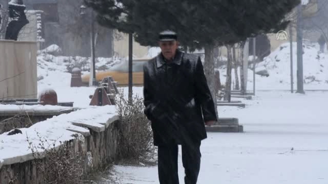 Kar Yağışı Etkili Oldu - Kars