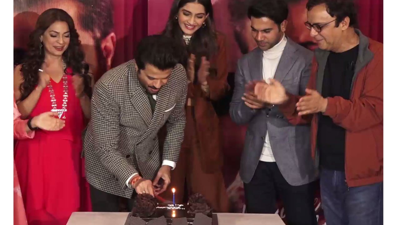Anil Kapoor celebrates Birthday on Ek Ladki Ko Dekha To Aisa Laga Movie Trailer Launch | FilmiBeat