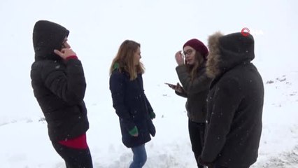 Karda Mahsur Kalan Öğretmenler Kurtarıldı