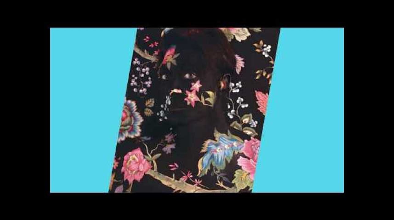 Cet artiste n'a pas peur de faire tapisserie